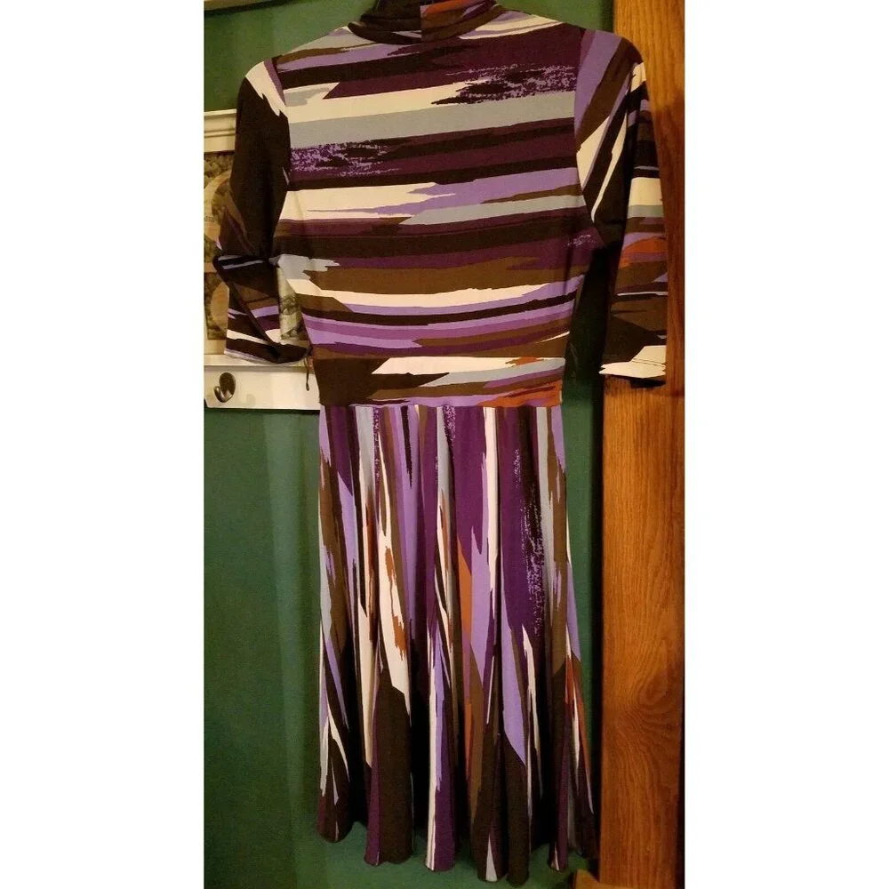 Rabbit Designs V Neck 3/4 Sleeve Dress Purple Tan Gray Size 4 Flare Womens - Picture 5 of 5
